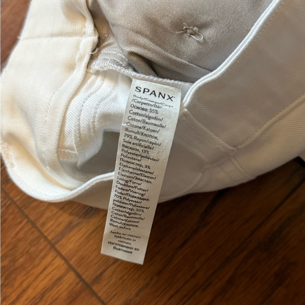 NWT - Spanx Stretch Twill Cropped Wide Leg Pant in Bright White - Picture 7 of 8